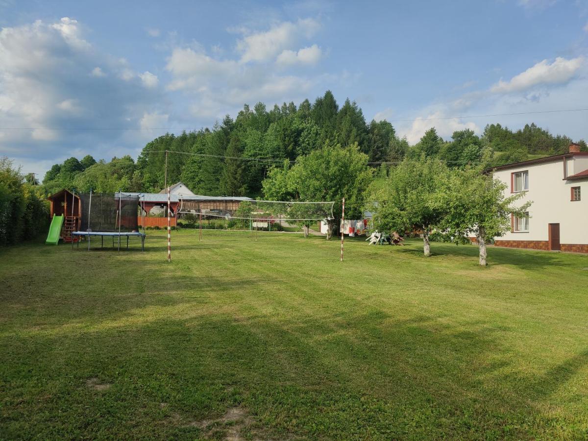 Przy Winogronie Hotel Uherce Mineralne Exterior foto